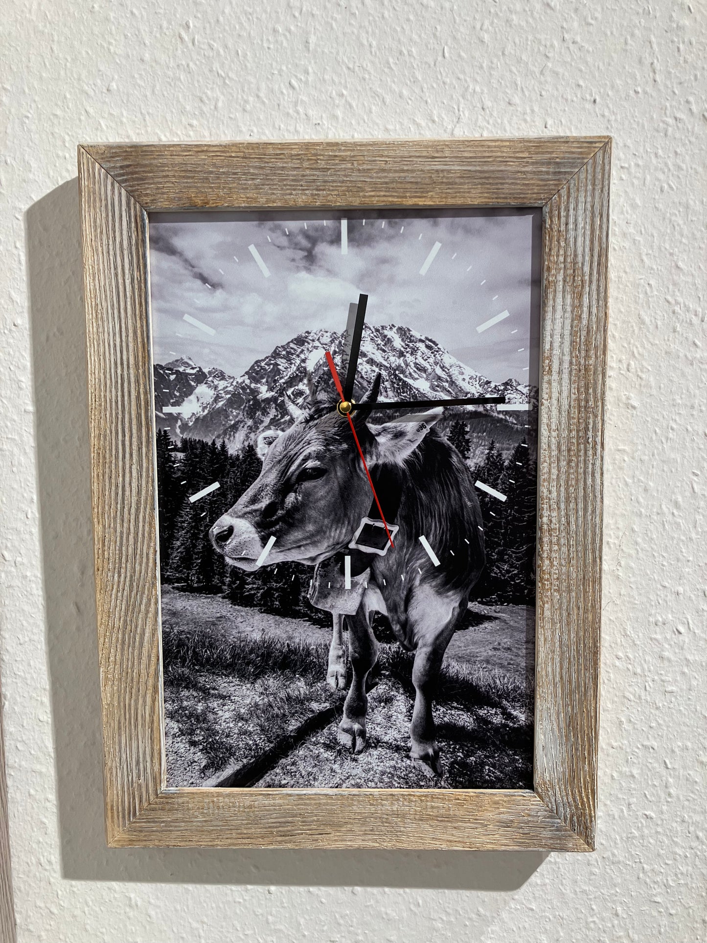 Wanduhr Berchtesgaden Kuh Schwarz/Weiß mit Rahmen