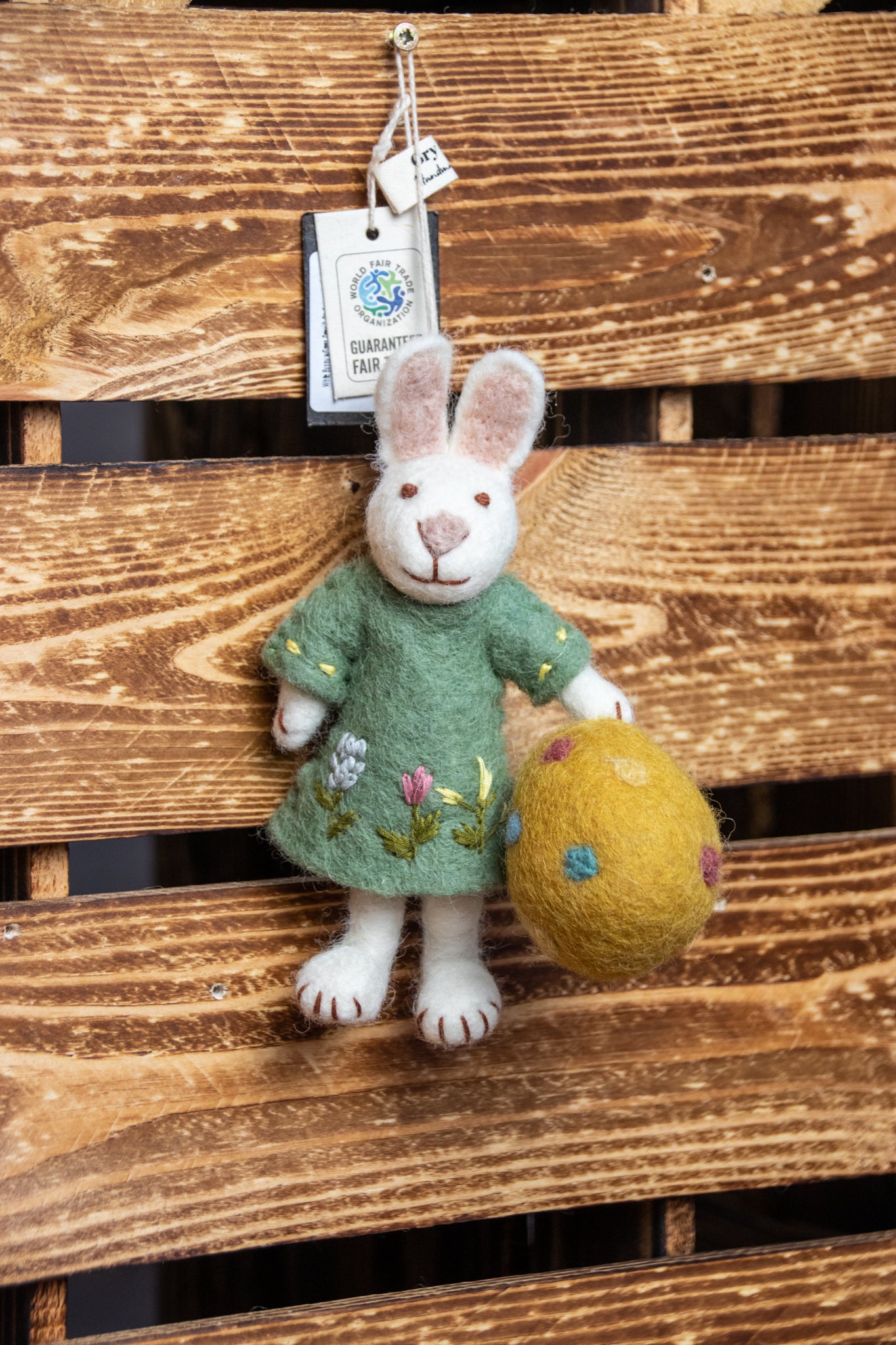 Filz Hase mit Osterei