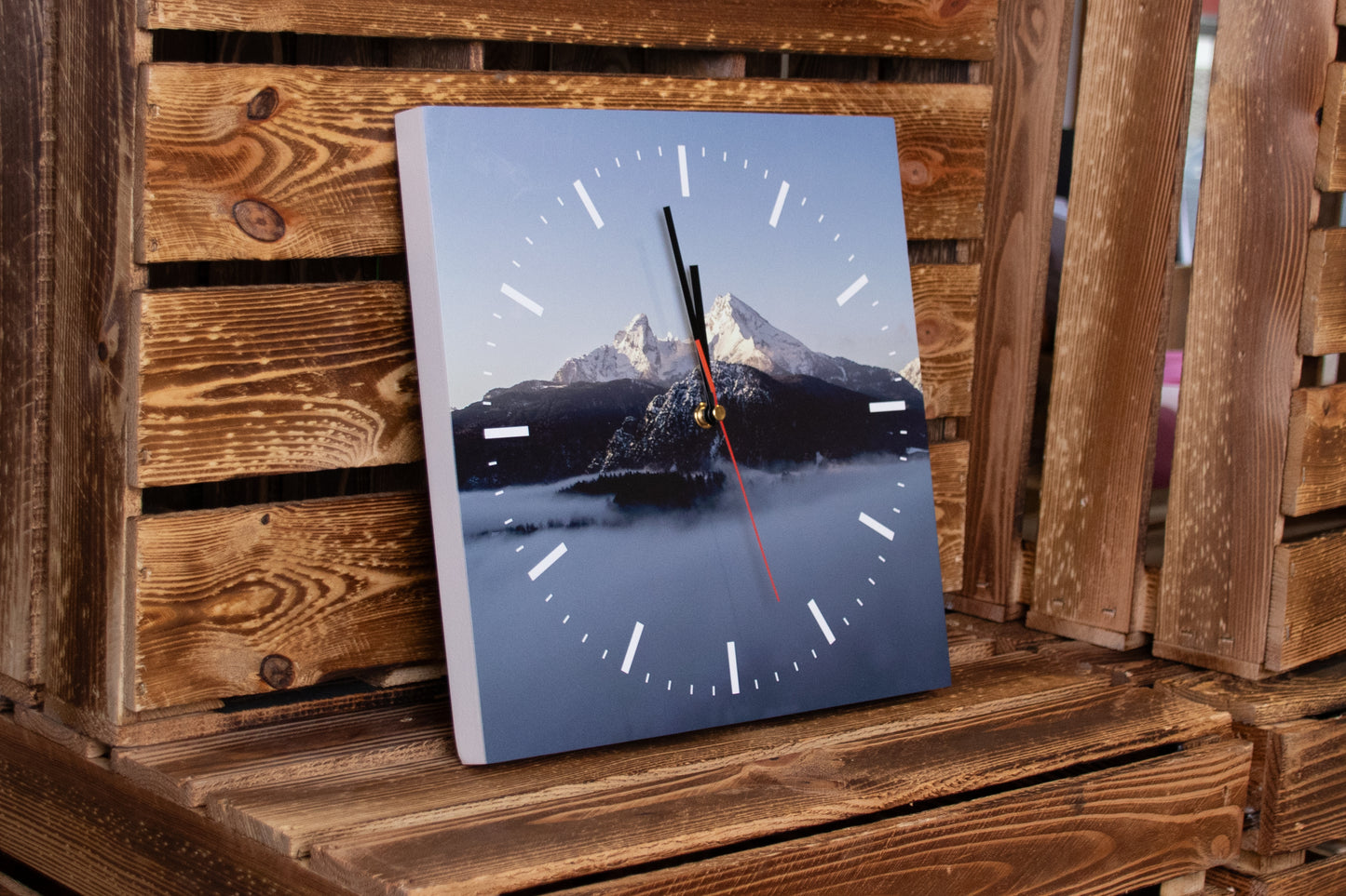 Wanduhr Berchtesgaden Watzmann Nebel