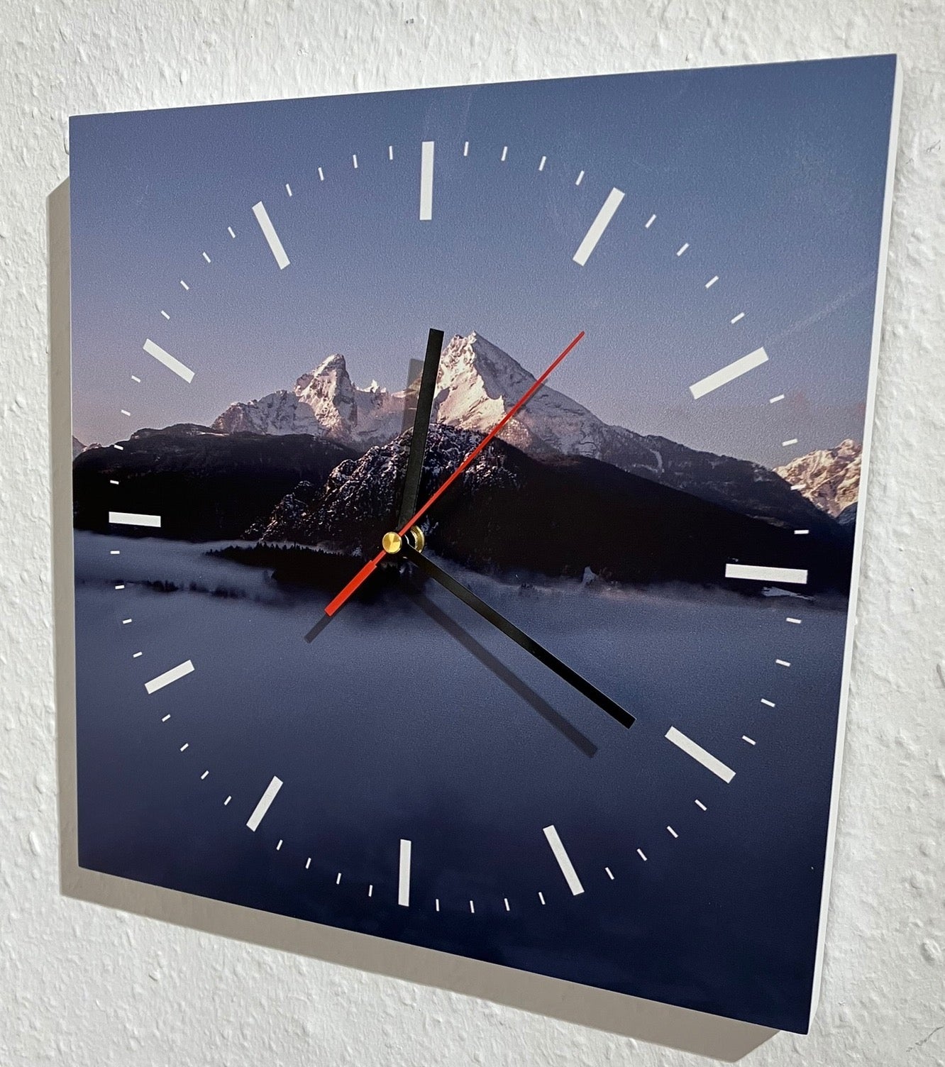 Wanduhr Berchtesgaden Watzmann Nebel