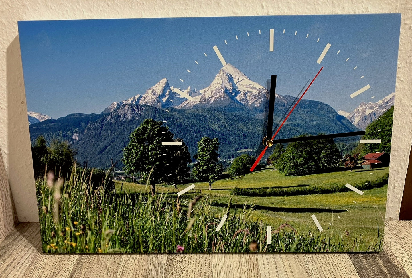 Wanduhr Watzmann Wiese