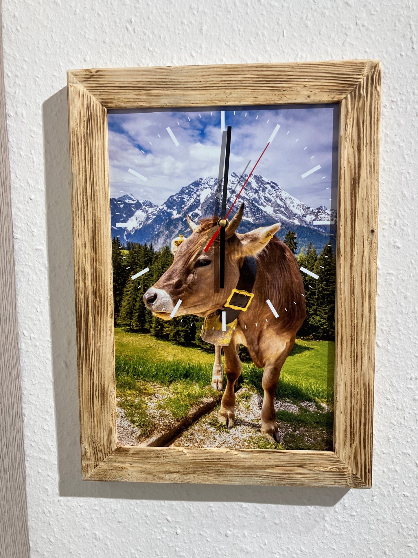 Wanduhr Berchtesgaden Kuh Farbe mit Rahmen