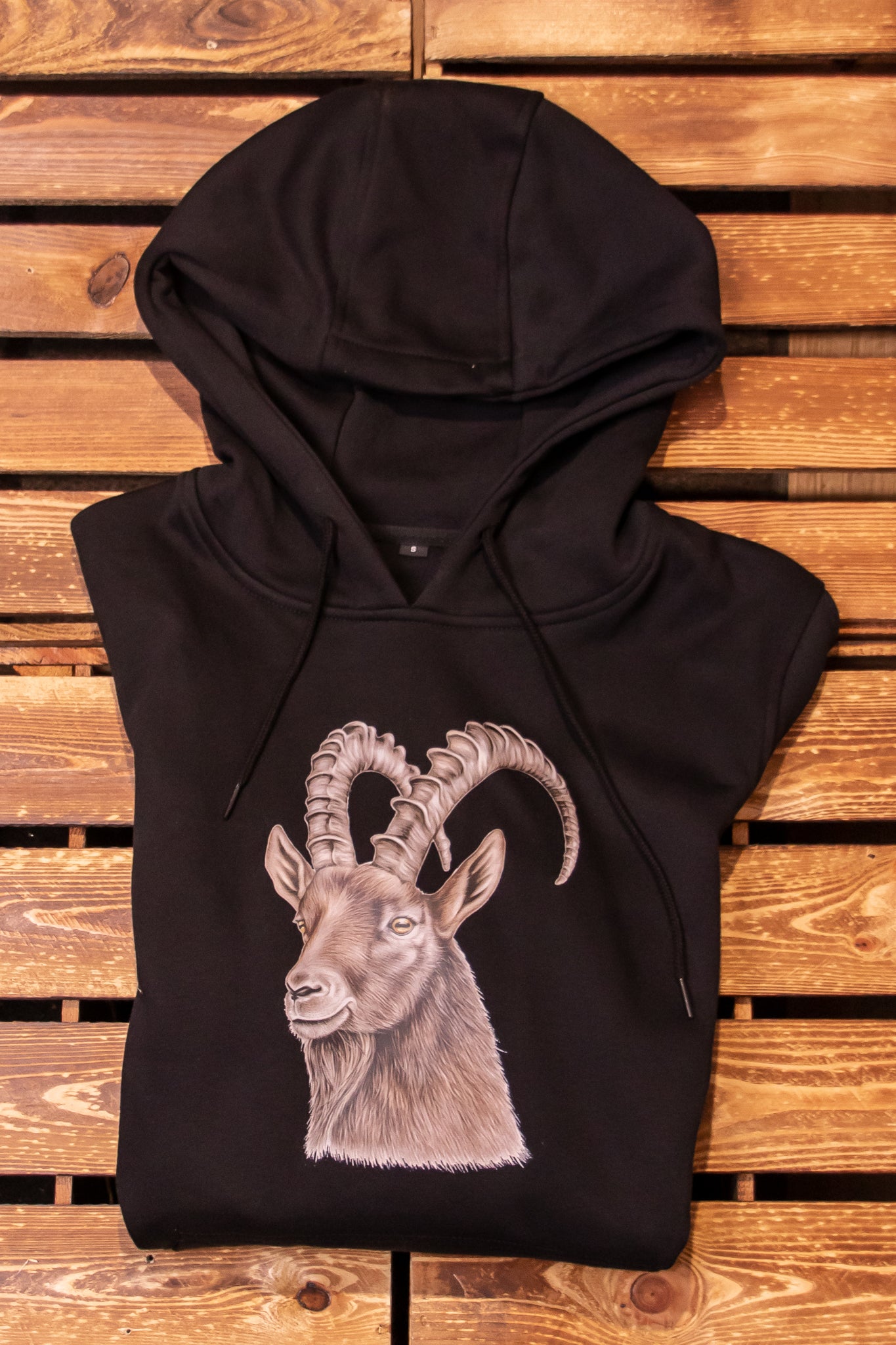 Hoodies mit Steinbock, Wolf, Murmeltier, Blumenkuh